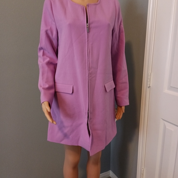 Suit - Picture 12 of 15